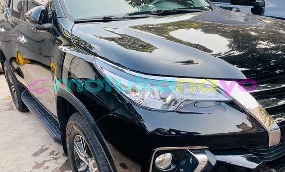Acheter Neuf Voiture Toyota Fortuner Noir à Kinshasa, Kinshasa Acheter Neuf Voiture Toyota Fortuner Noir à Kinshasa, Kinshasa