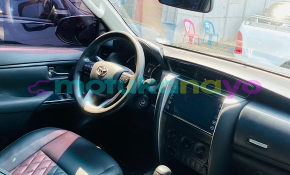 Acheter Neuf Voiture Toyota Fortuner Noir à Kinshasa, Kinshasa Acheter Neuf Voiture Toyota Fortuner Noir à Kinshasa, Kinshasa