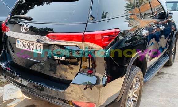 Acheter Neuf Voiture Toyota Fortuner Noir à Kinshasa, Kinshasa Acheter Neuf Voiture Toyota Fortuner Noir à Kinshasa, Kinshasa