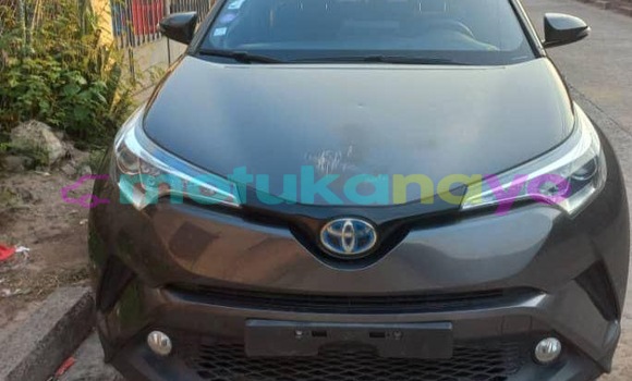 Acheter Neuf Voiture Toyota C-HR Gris à Kinshasa, Kinshasa Acheter Neuf Voiture Toyota C-HR Gris à Kinshasa, Kinshasa