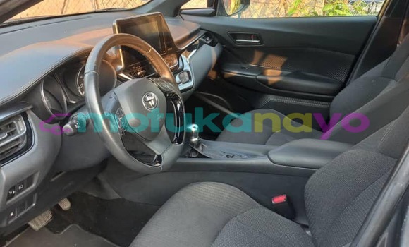 Acheter Neuf Voiture Toyota C-HR Gris à Kinshasa, Kinshasa Acheter Neuf Voiture Toyota C-HR Gris à Kinshasa, Kinshasa