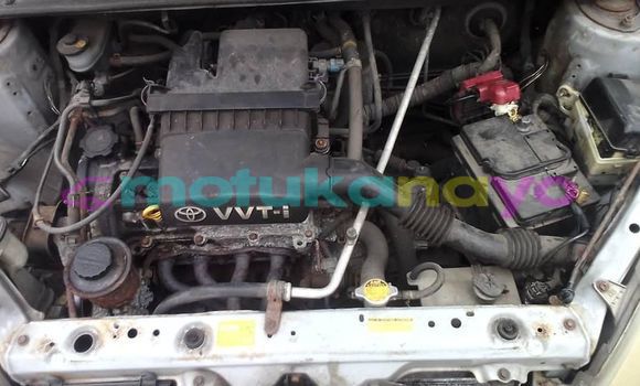 Buy Used Toyota Yaris Silver Car in Kinshasa in Kinshasa Buy Used Toyota Yaris Silver Car in Kinshasa in Kinshasa