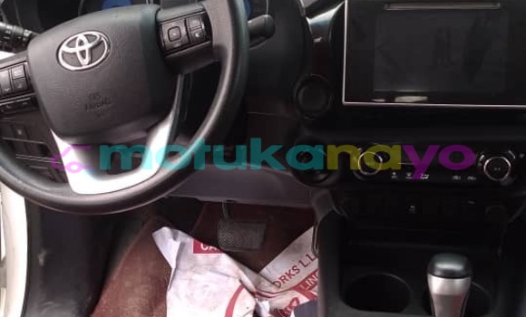 Acheter Occasion Voiture Toyota Hilux Blanc à Kinshasa, Kinshasa Acheter Occasion Voiture Toyota Hilux Blanc à Kinshasa, Kinshasa
