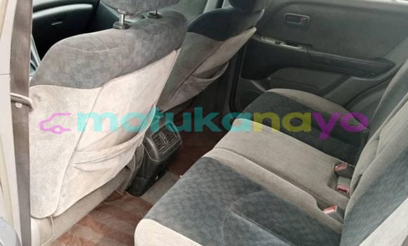 Buy Used Toyota Harrier Beige Car in Kinshasa in Kinshasa Buy Used Toyota Harrier Beige Car in Kinshasa in Kinshasa