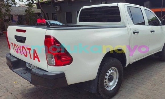 Acheter Occasion Voiture Toyota Hilux Blanc à Kinshasa, Kinshasa Acheter Occasion Voiture Toyota Hilux Blanc à Kinshasa, Kinshasa