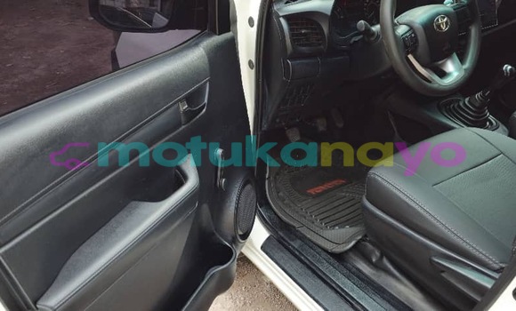 Acheter Occasion Voiture Toyota Hilux Blanc à Kinshasa, Kinshasa Acheter Occasion Voiture Toyota Hilux Blanc à Kinshasa, Kinshasa