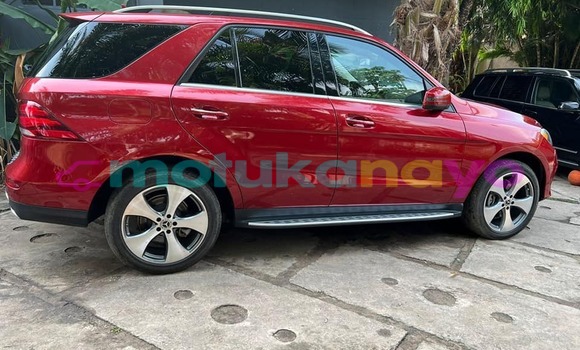 Acheter Occasion Voiture Mercedes‒Benz GL–Class Rouge à Basoko, Haut-Congo