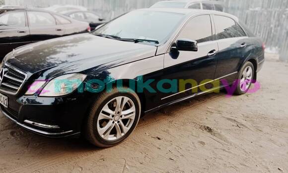 Buy Used Mercedes‒Benz E–Class Black Car in Bandundu in Bandundu Buy Used Mercedes‒Benz E–Class Black Car in Bandundu in Bandundu