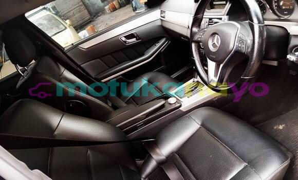 Buy Used Mercedes‒Benz E–Class Black Car in Bandundu in Bandundu Buy Used Mercedes‒Benz E–Class Black Car in Bandundu in Bandundu