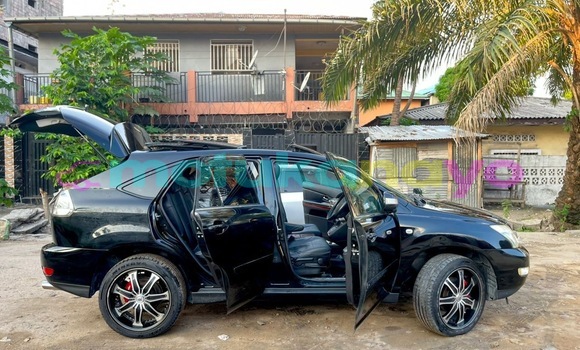 Acheter Occasion Voiture Toyota Harrier Noir à Kinshasa, Kinshasa Acheter Occasion Voiture Toyota Harrier Noir à Kinshasa, Kinshasa