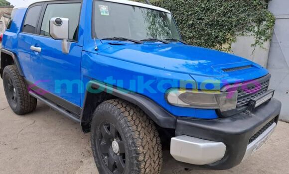 Buy Used Toyota FJ Cruiser Blue Car in Kinshasa in Kinshasa