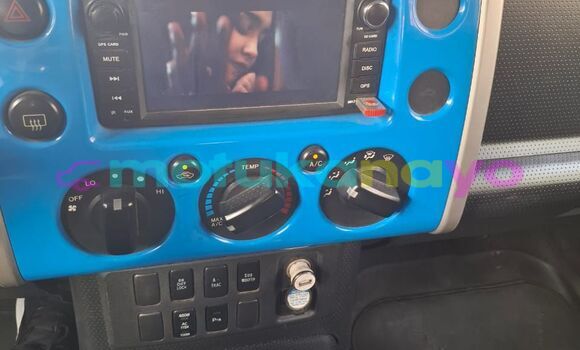 Buy Used Toyota FJ Cruiser Blue Car in Kinshasa in Kinshasa Buy Used Toyota FJ Cruiser Blue Car in Kinshasa in Kinshasa