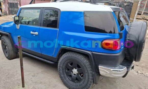 Buy Used Toyota FJ Cruiser Blue Car in Kinshasa in Kinshasa Buy Used Toyota FJ Cruiser Blue Car in Kinshasa in Kinshasa