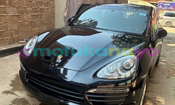 Buy New Porsche Cayenne Black Car in Kinshasa in Kinshasa