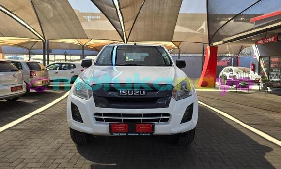 Buy Used Isuzu D–MAX White Car in Kinshasa in Kinshasa Buy Used Isuzu D–MAX White Car in Kinshasa in Kinshasa
