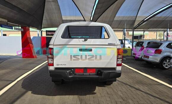 Buy Used Isuzu D–MAX White Car in Kinshasa in Kinshasa Buy Used Isuzu D–MAX White Car in Kinshasa in Kinshasa