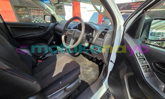 Buy Used Isuzu D–MAX White Car in Kinshasa in Kinshasa Buy Used Isuzu D–MAX White Car in Kinshasa in Kinshasa