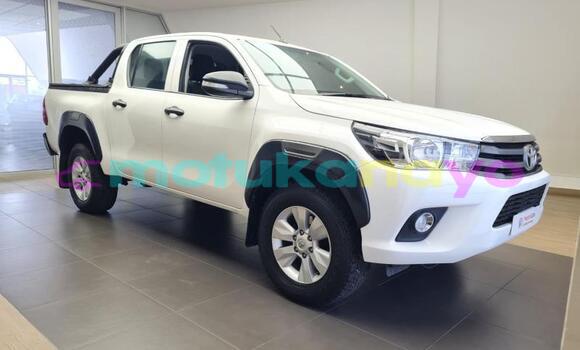 Buy Used Toyota Hilux White Car in Lubumbashi in Katanga Buy Used Toyota Hilux White Car in Lubumbashi in Katanga