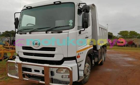 Acheter Occasion Utilitaire Nissan UD Blanc à Kinshasa, Kinshasa