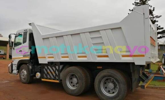 Buy Used Nissan UD White Truck in Kinshasa in Kinshasa Buy Used Nissan UD White Truck in Kinshasa in Kinshasa