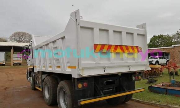 Buy Used Nissan UD White Truck in Kinshasa in Kinshasa Buy Used Nissan UD White Truck in Kinshasa in Kinshasa