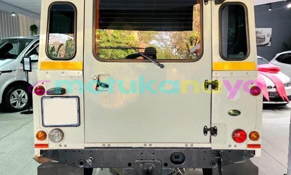 Buy Used Land Rover Defender Other Car in Kinshasa in Kinshasa Buy Used Land Rover Defender Other Car in Kinshasa in Kinshasa