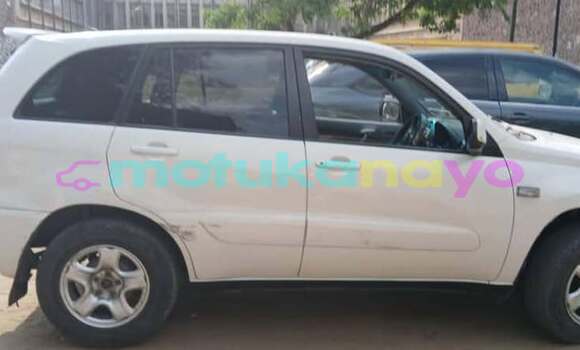 Acheter Occasion Voiture Toyota RAV4 Blanc à Kinshasa, Kinshasa Acheter Occasion Voiture Toyota RAV4 Blanc à Kinshasa, Kinshasa