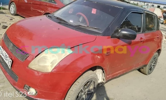 Acheter Occasion Voiture Suzuki Swift Rouge à Kinshasa, Kinshasa Acheter Occasion Voiture Suzuki Swift Rouge à Kinshasa, Kinshasa