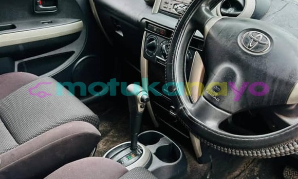 Acheter Occasion Voiture Toyota IST Noir à Kinshasa, Kinshasa Acheter Occasion Voiture Toyota IST Noir à Kinshasa, Kinshasa