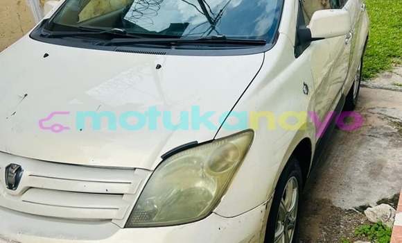 Acheter Occasion Voiture Toyota IST Blanc à Kinshasa, Kinshasa Acheter Occasion Voiture Toyota IST Blanc à Kinshasa, Kinshasa