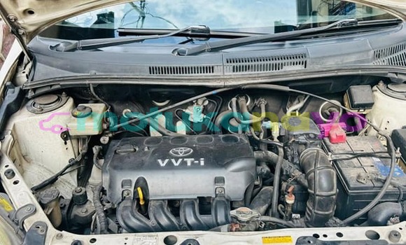 Acheter Occasion Voiture Toyota IST Blanc à Kinshasa, Kinshasa Acheter Occasion Voiture Toyota IST Blanc à Kinshasa, Kinshasa