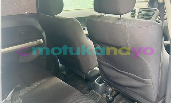 Acheter Occasion Voiture Toyota IST Blanc à Kinshasa, Kinshasa Acheter Occasion Voiture Toyota IST Blanc à Kinshasa, Kinshasa