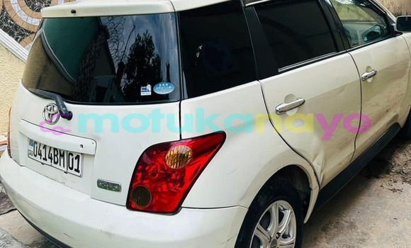 Acheter Occasion Voiture Toyota IST Blanc à Kinshasa, Kinshasa Acheter Occasion Voiture Toyota IST Blanc à Kinshasa, Kinshasa