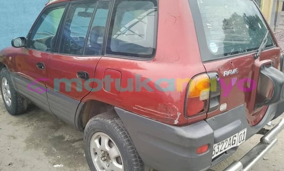 Acheter Occasion Voiture Toyota RAV4 Rouge à Basankusu, Equateur Acheter Occasion Voiture Toyota RAV4 Rouge à Basankusu, Equateur