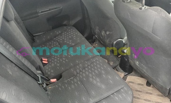 Acheter Occasion Voiture Toyota RAV4 Rouge à Basankusu, Equateur Acheter Occasion Voiture Toyota RAV4 Rouge à Basankusu, Equateur