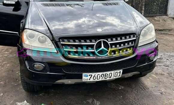 Buy Used Mercedes‒Benz 190–Series Black Car in Basankusu in Equateur Buy Used Mercedes‒Benz 190–Series Black Car in Basankusu in Equateur
