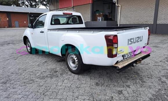 Buy Used Isuzu D–MAX White Car in Kinshasa in Kinshasa Buy Used Isuzu D–MAX White Car in Kinshasa in Kinshasa