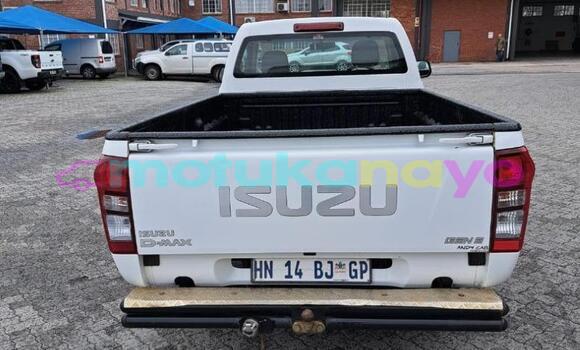 Buy Used Isuzu D–MAX White Car in Kinshasa in Kinshasa Buy Used Isuzu D–MAX White Car in Kinshasa in Kinshasa