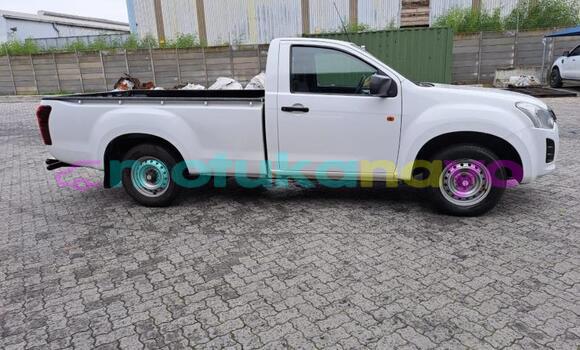 Buy Used Isuzu D–MAX White Car in Kinshasa in Kinshasa Buy Used Isuzu D–MAX White Car in Kinshasa in Kinshasa