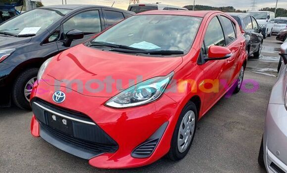 Acheter Occasion Voiture Toyota Aqua Rouge à Kinshasa, Kinshasa Acheter Occasion Voiture Toyota Aqua Rouge à Kinshasa, Kinshasa