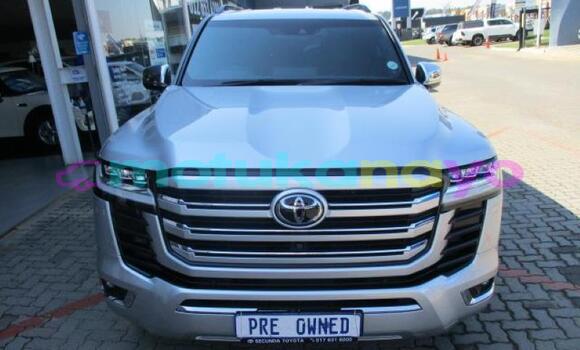 Buy Used Toyota Land Cruiser Silver Car in Kinshasa in Kinshasa Buy Used Toyota Land Cruiser Silver Car in Kinshasa in Kinshasa