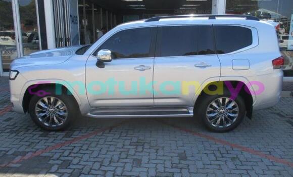 Buy Used Toyota Land Cruiser Silver Car in Kinshasa in Kinshasa Buy Used Toyota Land Cruiser Silver Car in Kinshasa in Kinshasa
