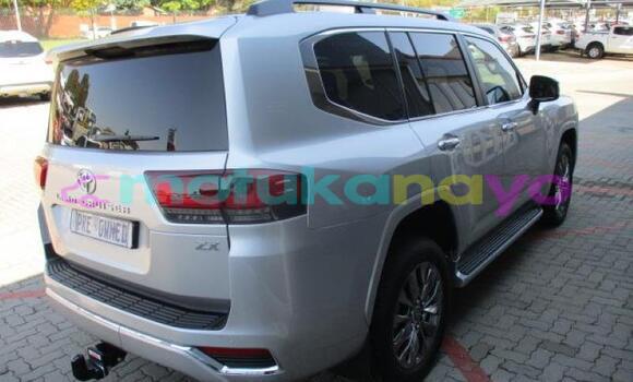 Buy Used Toyota Land Cruiser Silver Car in Kinshasa in Kinshasa Buy Used Toyota Land Cruiser Silver Car in Kinshasa in Kinshasa