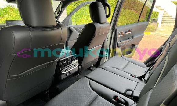 Buy Used Toyota Land Cruiser White Car in Lubumbashi in Katanga Buy Used Toyota Land Cruiser White Car in Lubumbashi in Katanga