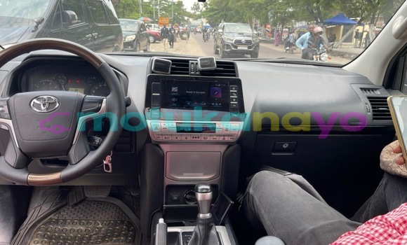 Acheter Occasion Voiture Toyota Land Cruiser Prado Blanc à Kinshasa, Kinshasa Acheter Occasion Voiture Toyota Land Cruiser Prado Blanc à Kinshasa, Kinshasa
