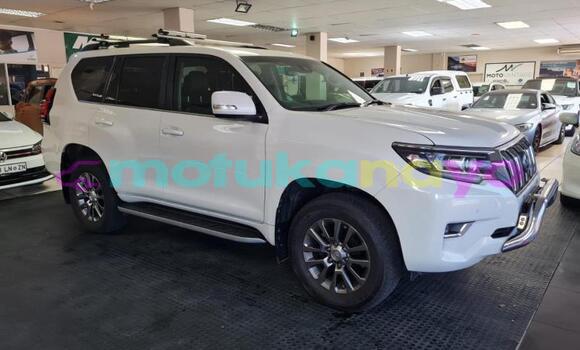 Buy Used Toyota Prado White Car in Lubumbashi in Katanga Buy Used Toyota Prado White Car in Lubumbashi in Katanga