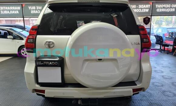 Buy Used Toyota Prado White Car in Lubumbashi in Katanga Buy Used Toyota Prado White Car in Lubumbashi in Katanga