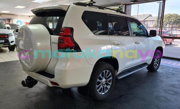Buy Used Toyota Prado White Car in Lubumbashi in Katanga Buy Used Toyota Prado White Car in Lubumbashi in Katanga