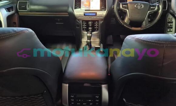 Buy Used Toyota Prado White Car in Lubumbashi in Katanga Buy Used Toyota Prado White Car in Lubumbashi in Katanga