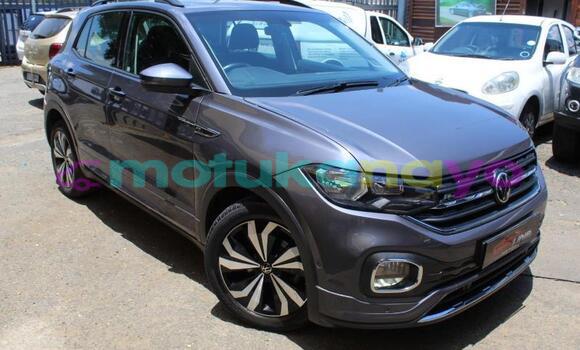 Buy Used Volkswagen T-Roc Other Car in Kinshasa in Kinshasa